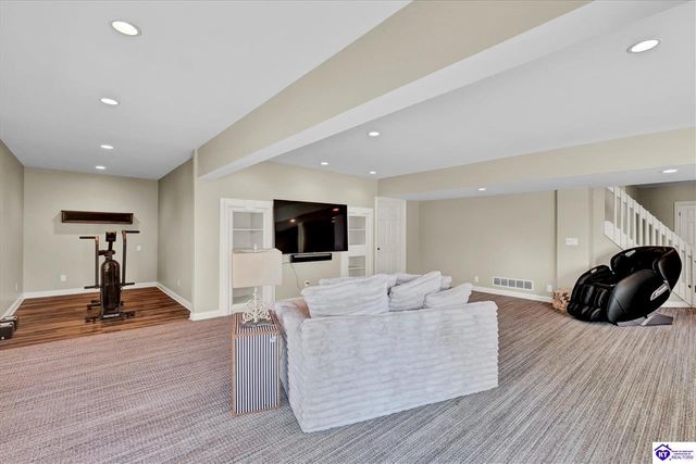 2603 Locust Hill Place, Louisville, KY 40245