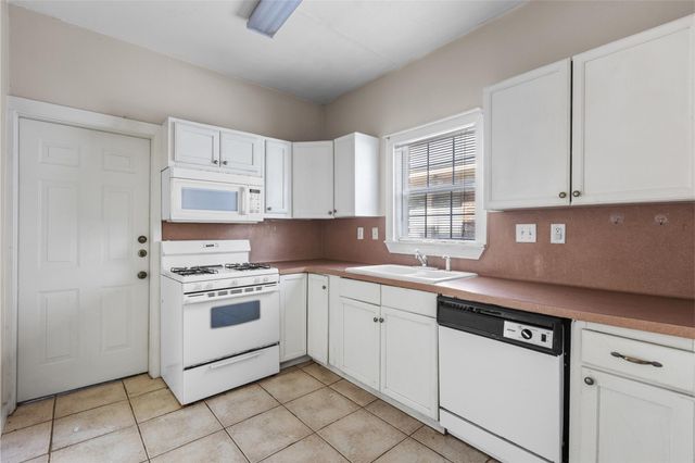 2218 Arbor Street, Houston, TX 77004