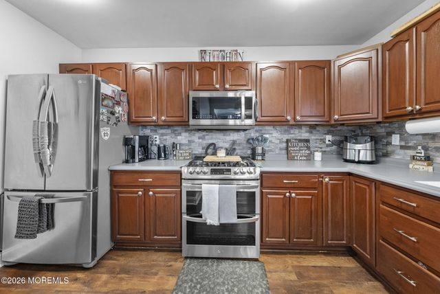 75 Manning Place, Keansburg, NJ 07734