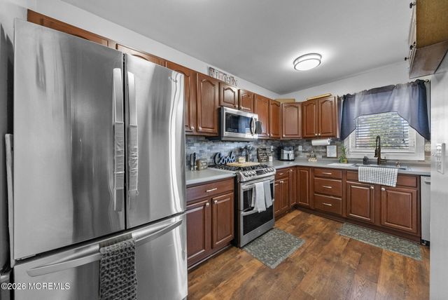 75 Manning Place, Keansburg, NJ 07734