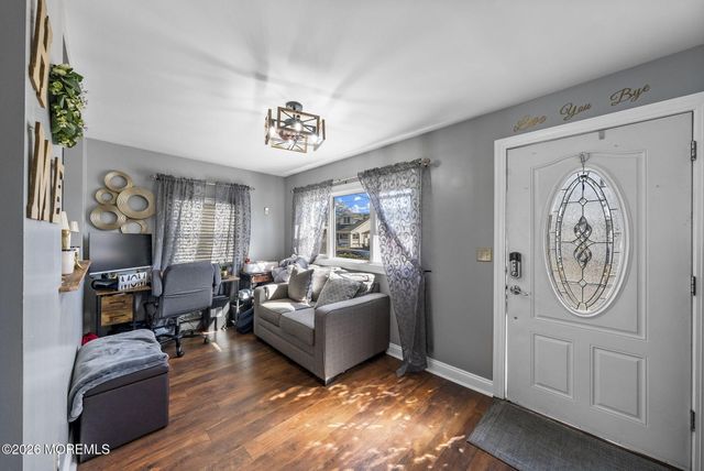 75 Manning Place, Keansburg, NJ 07734