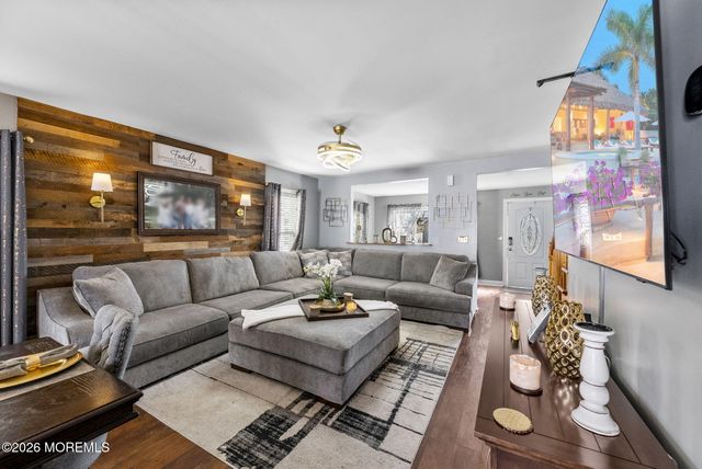 75 Manning Place, Keansburg, NJ 07734