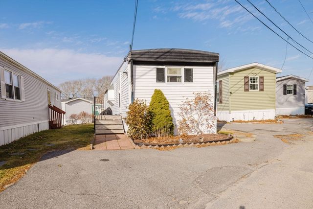 3040 Cranberry Hwy 41, Wareham, MA 02538