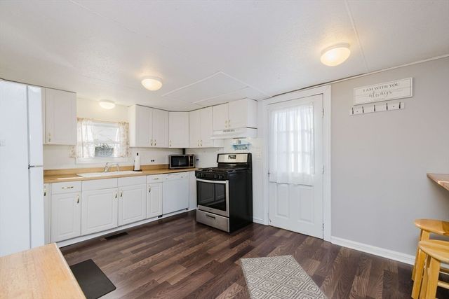 3040 Cranberry Hwy 41, Wareham, MA 02538