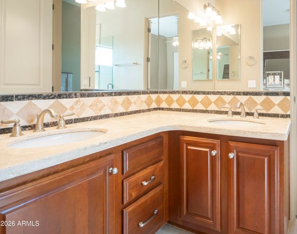 2091 E COCONINO Court, Gilbert, AZ 85298