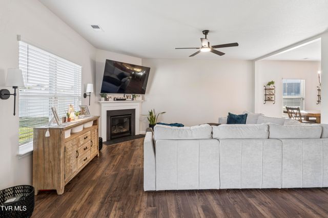 5142 Wildlife Circle, Piney Flats, TN 37686