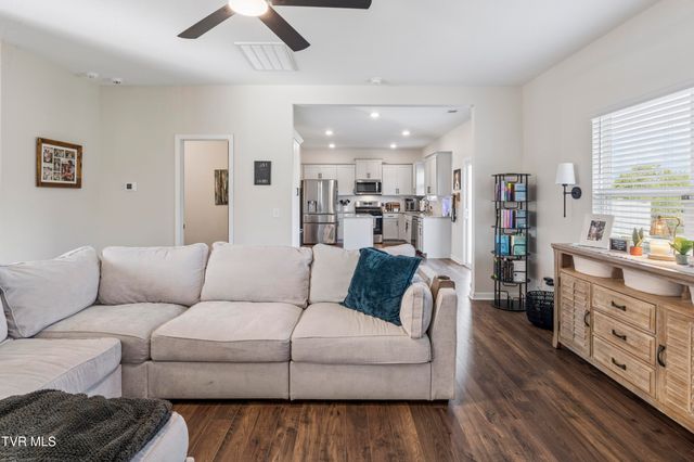 5142 Wildlife Circle, Piney Flats, TN 37686