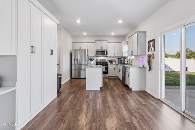 5142 Wildlife Circle, Piney Flats, TN 37686