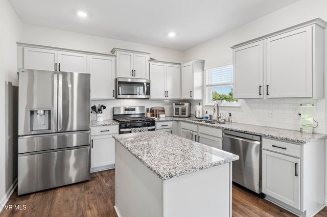 5142 Wildlife Circle, Piney Flats, TN 37686