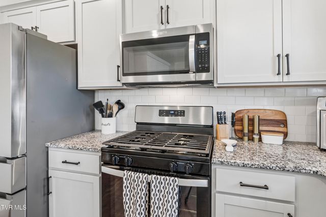 5142 Wildlife Circle, Piney Flats, TN 37686