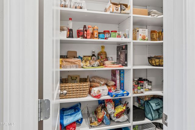 5142 Wildlife Circle, Piney Flats, TN 37686