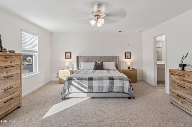 5142 Wildlife Circle, Piney Flats, TN 37686