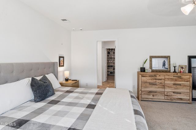 5142 Wildlife Circle, Piney Flats, TN 37686