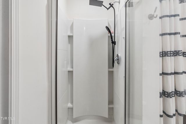 5142 Wildlife Circle, Piney Flats, TN 37686