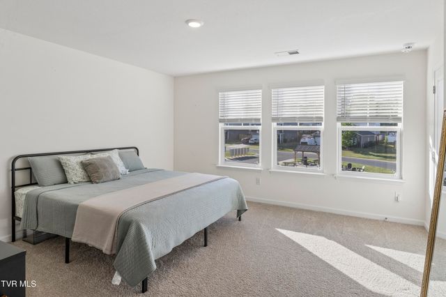 5142 Wildlife Circle, Piney Flats, TN 37686