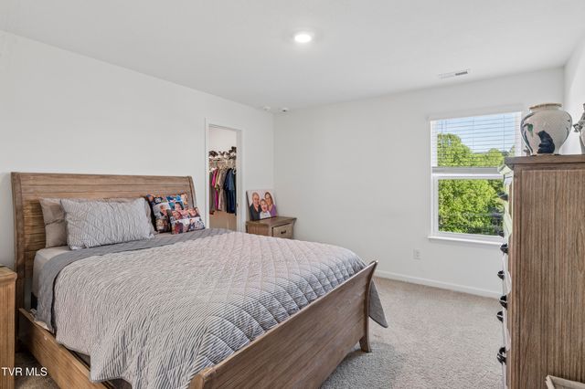 5142 Wildlife Circle, Piney Flats, TN 37686