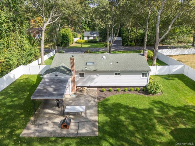 20 MacArthur Boulevard, Hauppauge, NY 11788