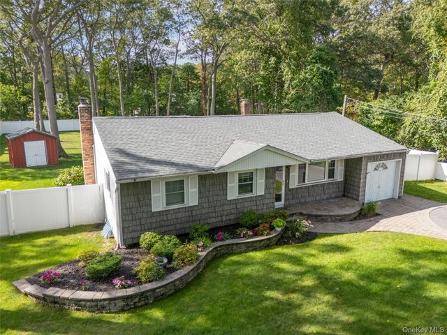20 MacArthur Boulevard, Hauppauge, NY 11788