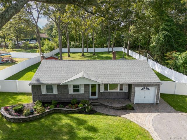 20 MacArthur Boulevard, Hauppauge, NY 11788