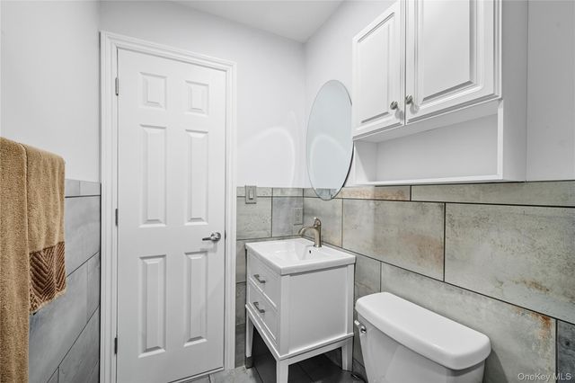 20 MacArthur Boulevard, Hauppauge, NY 11788