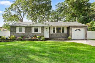 20 MacArthur Boulevard, Hauppauge, NY 11788