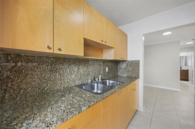 5450 Hollywood Boulevard 202, Hollywood, FL 33021