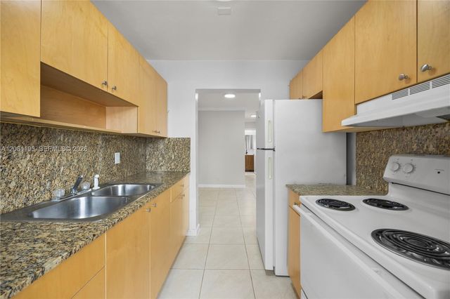 5450 Hollywood Boulevard 202, Hollywood, FL 33021