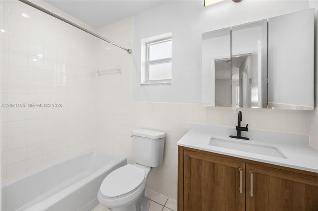 5450 Hollywood Boulevard 202, Hollywood, FL 33021