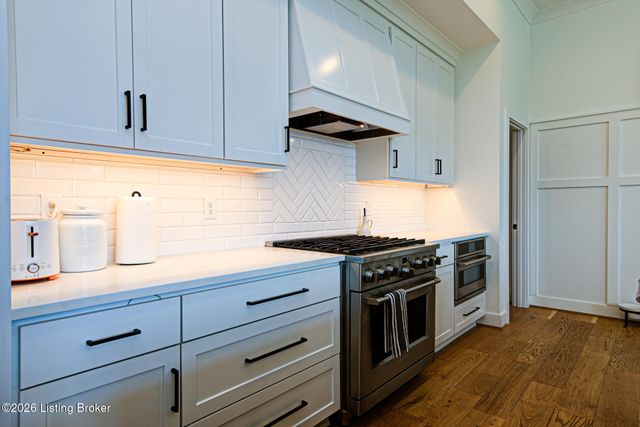 17801 Shakes Creek Dr, Louisville, KY 40023