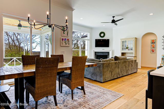 17801 Shakes Creek Dr, Louisville, KY 40023