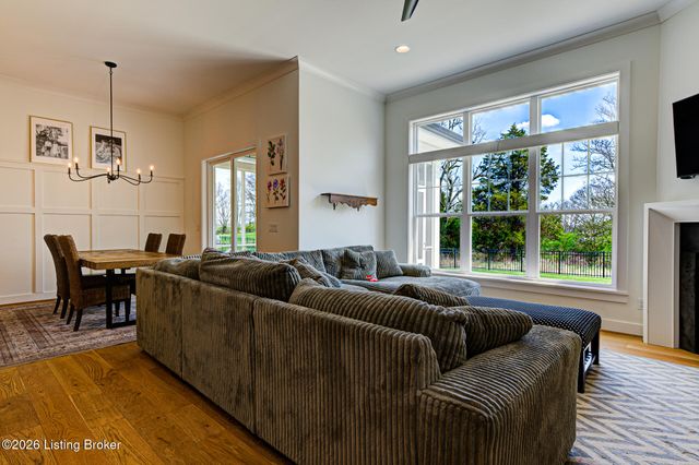 17801 Shakes Creek Dr, Louisville, KY 40023