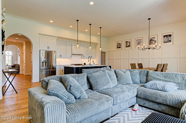 17801 Shakes Creek Dr, Louisville, KY 40023