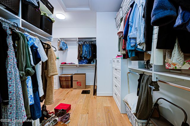 17801 Shakes Creek Dr, Louisville, KY 40023