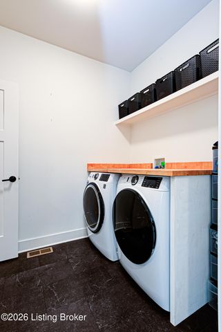 17801 Shakes Creek Dr, Louisville, KY 40023