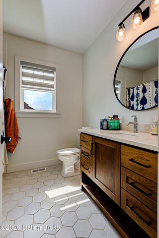 17801 Shakes Creek Dr, Louisville, KY 40023