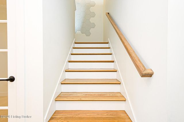 17801 Shakes Creek Dr, Louisville, KY 40023