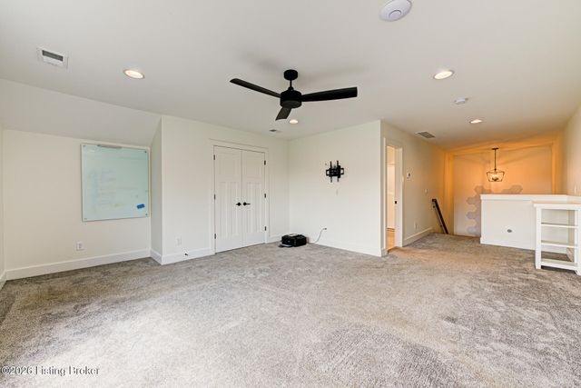 17801 Shakes Creek Dr, Louisville, KY 40023