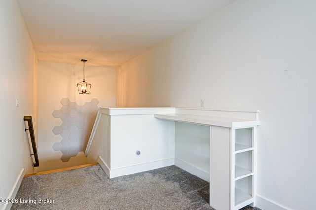 17801 Shakes Creek Dr, Louisville, KY 40023