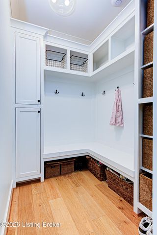 17801 Shakes Creek Dr, Louisville, KY 40023