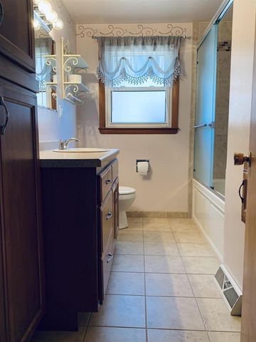 901 PARK STREET, Green Bay, WI 54303