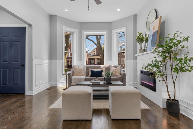 6008 S Carpenter Street, Chicago, IL 60621