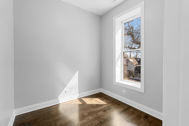 6008 S Carpenter Street, Chicago, IL 60621