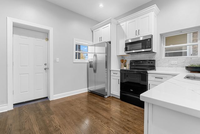 6008 S Carpenter Street, Chicago, IL 60621