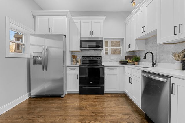 6008 S Carpenter Street, Chicago, IL 60621