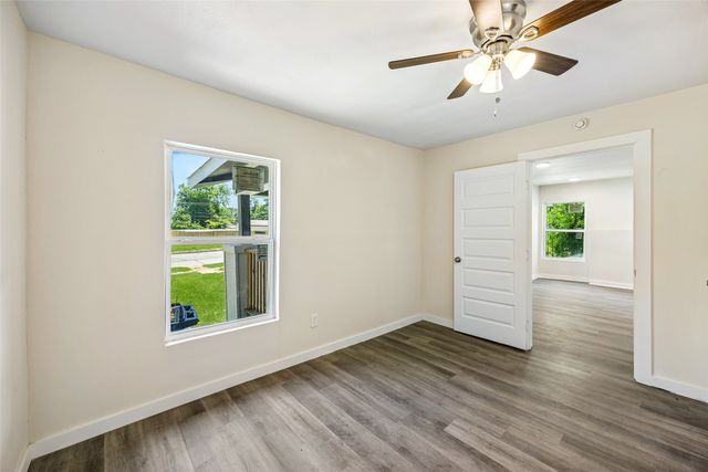 1265 E Maddox Avenue, Fort Worth, TX 76104