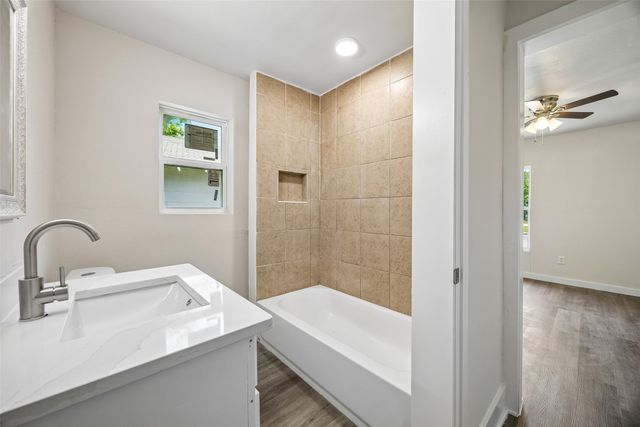 1265 E Maddox Avenue, Fort Worth, TX 76104