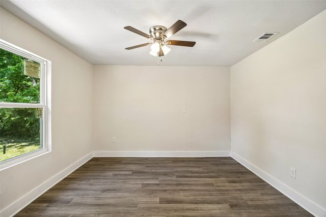 1265 E Maddox Avenue, Fort Worth, TX 76104