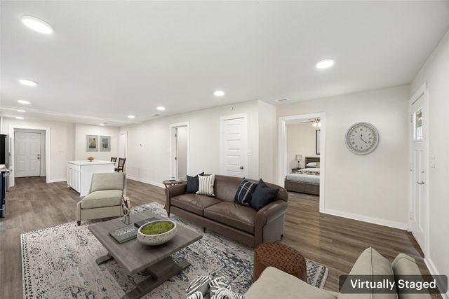 1265 E Maddox Avenue, Fort Worth, TX 76104