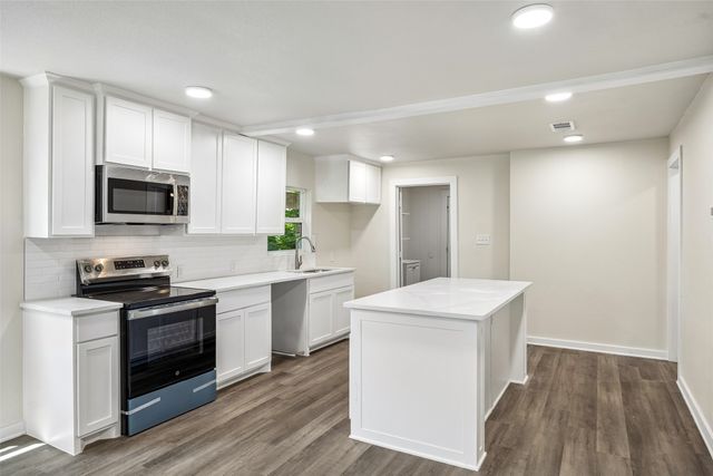 1265 E Maddox Avenue, Fort Worth, TX 76104