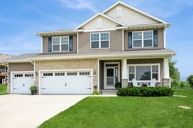 1693 Lakeview Drive, Pleasant Hill, IA 50327
